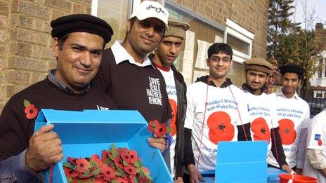 Ahmadiyya Muslims selling poppies